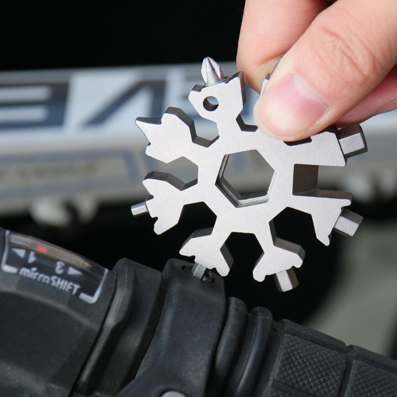 Amenitee® 18-in-1 Snowflake Multi-Tool