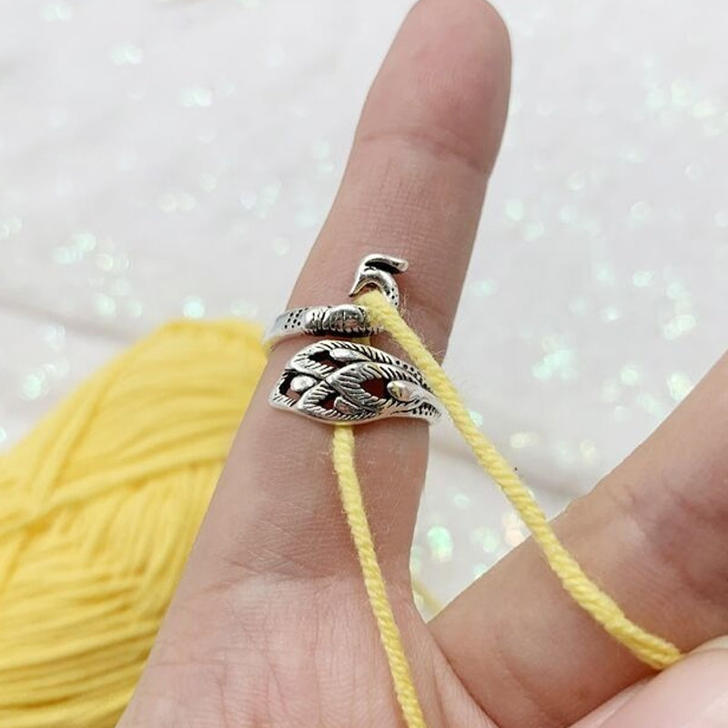 Adjustable Knitting Loop